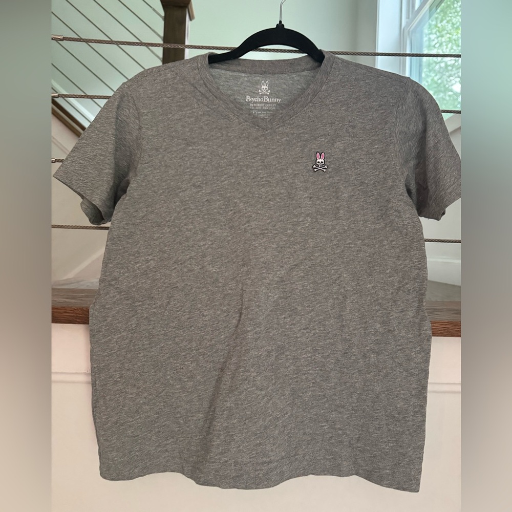 Psycho Bunny kids Gray V-Neck Tee with Pink Logo medium